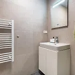 Light & Airy Comfort - Garage & Balcony ברטיסלאבה