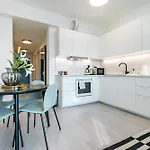דירה Light & Airy Comfort - Garage & Balcony