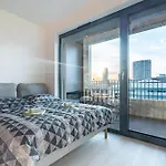 Light & Airy Comfort - Garage & Balcony דירה