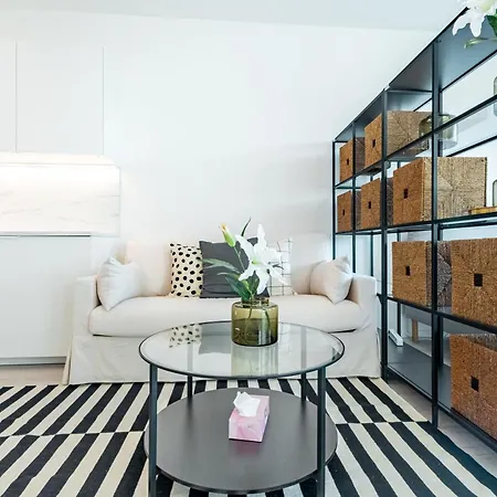 Light & Airy Comfort - Garage & Balcony *