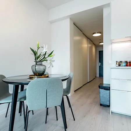 Light & Airy Comfort - Garage & Balcony Апартаменти Братислава