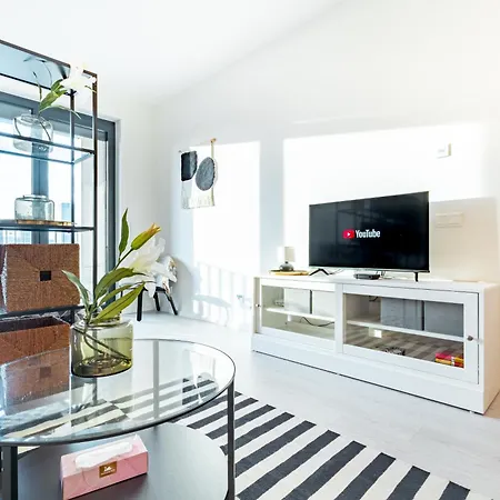 Light & Airy Comfort - Garage & Balcony Bratislava