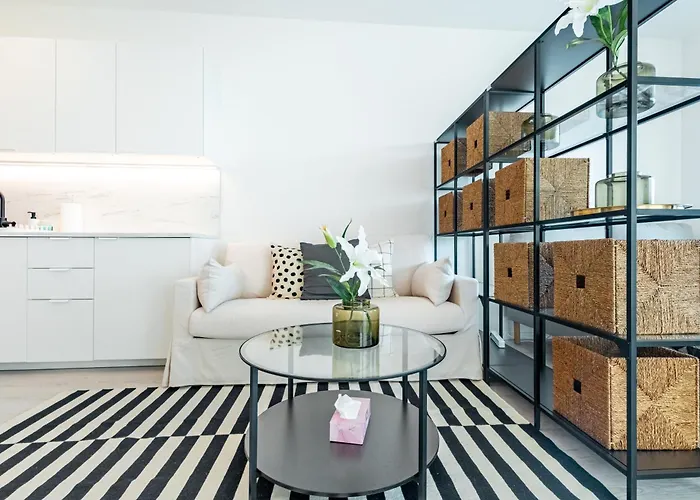 Light & Airy Comfort - Garage & Balcony *