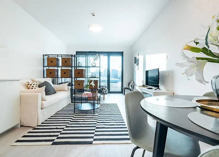 Light & Airy Comfort - Garage & Balcony 布拉迪斯拉发