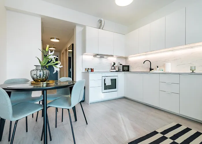 Apartmán Light & Airy Comfort - Garage & Balcony