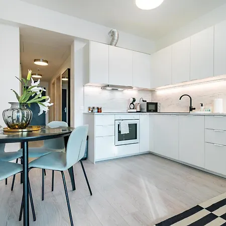Apartament Light & Airy Comfort - Garage & Balcony