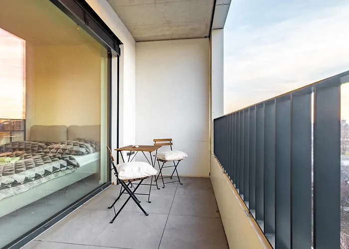 Light & Airy Comfort - Garage & Balcony Apartment