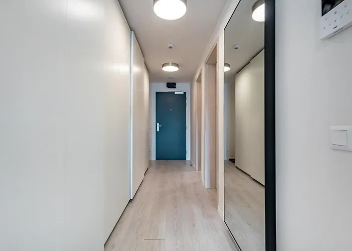 Light & Airy Comfort - Garage & Balcony Apartment Bratislava